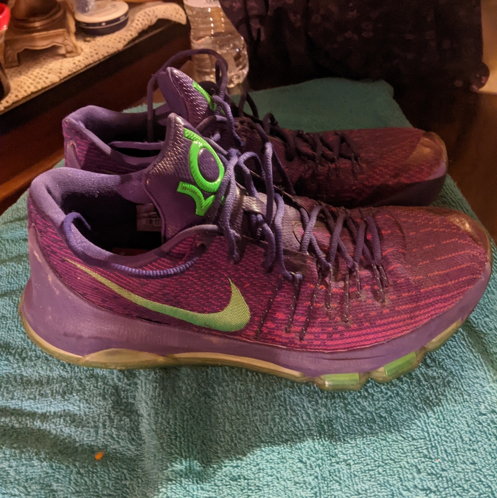 NIKE KEVIN DURANT ATHLETIC SHOES
